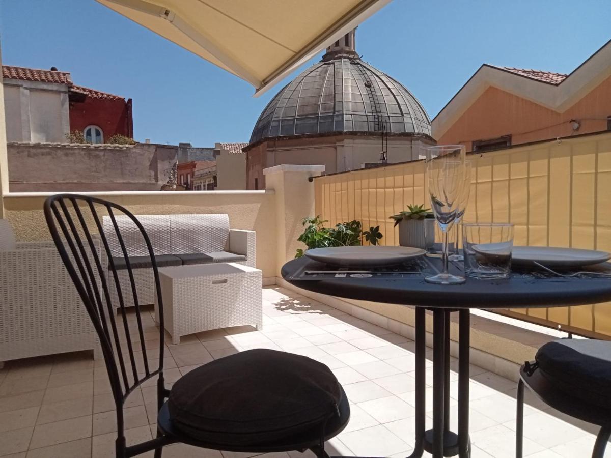 Luxury Suite La Terrazza In Pieno Centro In Cagliari Exterior foto