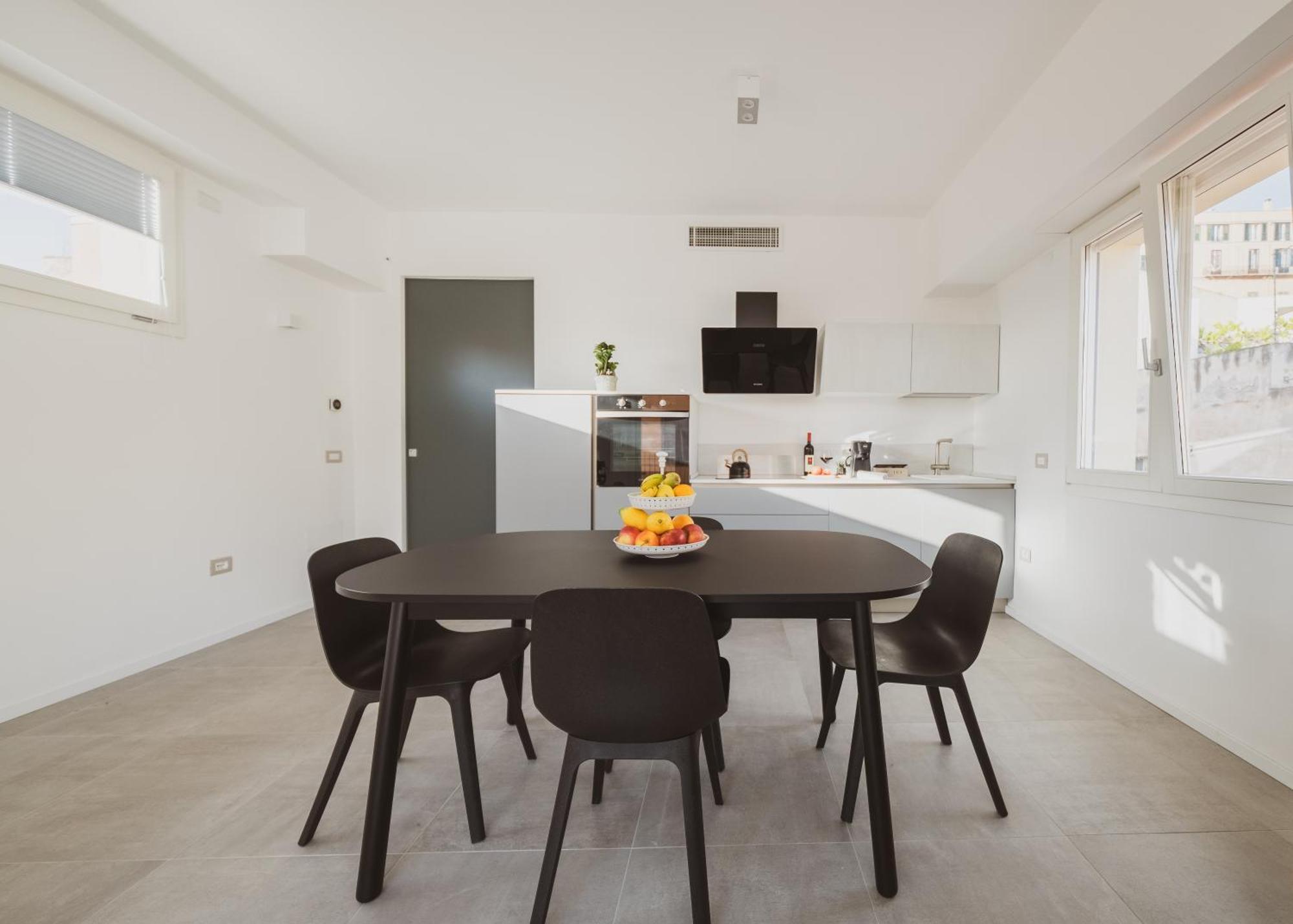 Luxury Suite La Terrazza In Pieno Centro In Cagliari Exterior foto